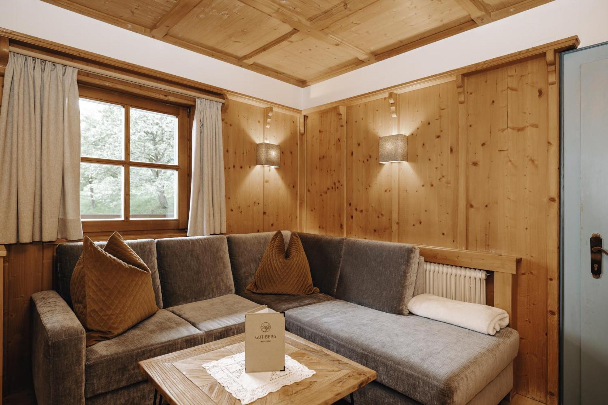 Gut Berg Naturhotel Sankt Johann im Pongau Room photo