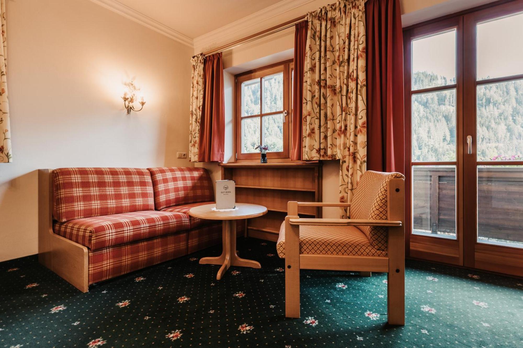 Gut Berg Naturhotel Sankt Johann im Pongau Room photo